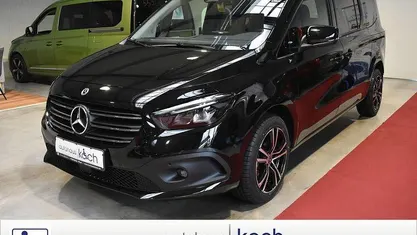 Gebraucht 2024 Mercedes 180 Progressive Limousine | 62.980 €