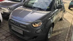 Mineral grau (6fx) Gebraucht 2023 Fiat 500e Kleinwagen | 22.994 € (Fairer Preis)