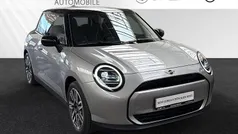 Melting silver iii Gebraucht 2024 Mini Cooper Kleinwagen | 29.490 € (Fairer Preis)