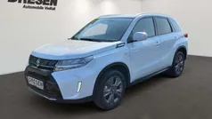 Cool white pearl metallic Neu 2025 Suzuki Vitara Comfort SUV | 21.350 € (Guter Preis)