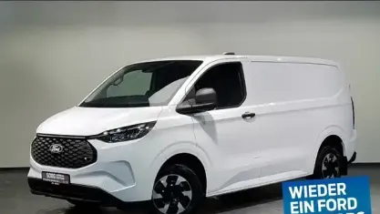 Käytetty Ford Transit Trend 100 kW (136 HP) 2025 Valkoinen Sedan