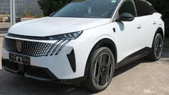 Gebraucht 2025 Peugeot e-3008 Long Range SUV | 58.990 € (Fairer Preis)