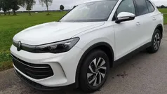 Delfingrau metallic Neu 2025 VW Tiguan Life SUV | 41.190 € (Guter Preis)