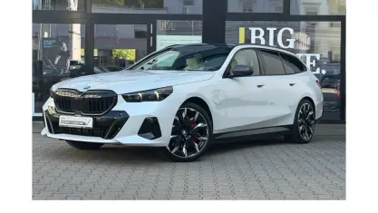 Gebraucht BMW 550e M Sport 489 PS (359 kW) 2026 Weiß Kombi
