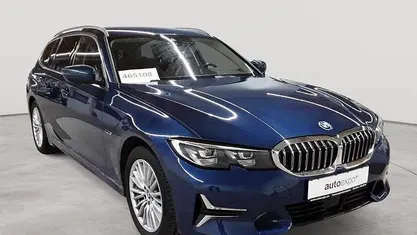 Gebraucht BMW 320e Luxury Line 163 PS (119 kW) 2021 Phytonicblau metallic Kombi