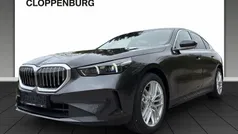 Grau Neu 2025 BMW 520 Limousine | 58.740 € (Superpreis)