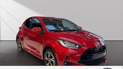 Gebraucht Toyota Yaris Hybrid 117 PS (86 kW) 2025 Rot Limousine