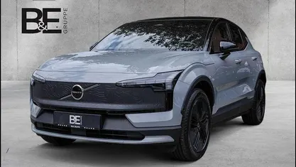 Vapour grey Gebraucht 2025 Volvo EX30 CC Performance SUV | 52.450 € (Fairer Preis)