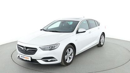 Używany Opel Insignia Innovation 165 KM (121 kW) 2019 Biały Sedan/Limuzyna