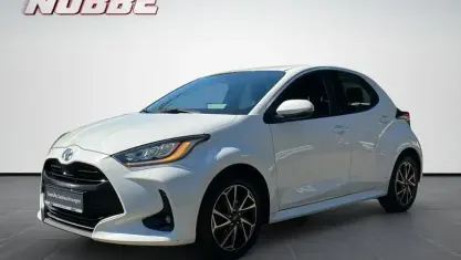 Gebraucht Toyota Yaris Team 72 PS (52 kW) 2022 Weiß Kleinwagen