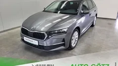 Graphitegrau metallic (metallic) Gebraucht 2024 Skoda Octavia Selection Kombi | 29.290 € (Guter Preis)