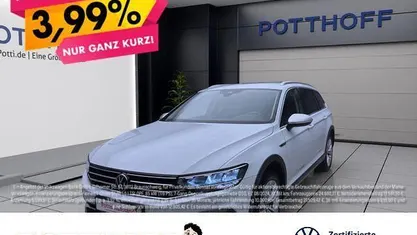 Gletscherweiß metallic Gebraucht 2023 VW Passat Alltrack Kombi | 25.443 € (Superpreis)