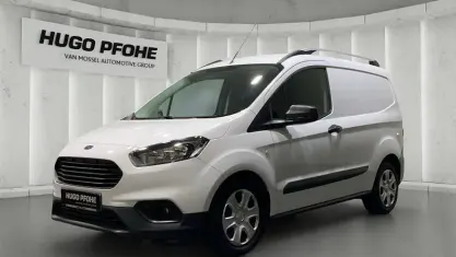 Gebraucht Ford Transit Trend 100 PS (73 kW) 2022 Weiß Van
