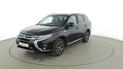 Usata Mitsubishi Outlander P-HEV Plus 82 CV (60 kW) 2016 Nero SUV