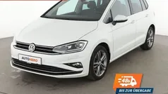 Weiß Gebraucht 2019 VW Golf Sportsvan Highline Van / Kleinbus | 18.230 € (Fairer Preis)