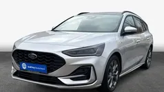 Moondust silver metallic Gebraucht 2023 Ford Focus ST-Line Kombi | 25.924 € (Fairer Preis)