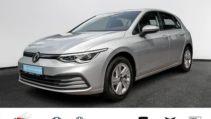 Silber Gebraucht 2023 VW Golf VIII Life | 24.990 € (Fairer Preis)