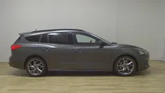 Grau Gebraucht 2020 Ford Focus ST-Line Limousine | 15.980 € (Guter Preis)