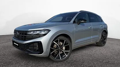 Gebraucht VW Touareg R-line 286 PS (210 kW) 2025 Oyster silver metallic SUV