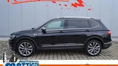 Deep black perleffekt (metallic) Gebraucht 2018 VW Tiguan Allspace Highline SUV | 28.789 € (Fairer Preis)