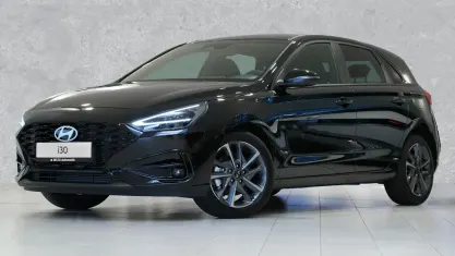 Gebraucht Hyundai i30 Advantage 140 PS (102 kW) 2025 Abyss black Limousine