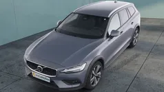 Grau Gebraucht 2023 Volvo V60 CC Plus Kombi | 40.440 € (Fairer Preis)