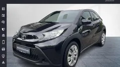 Mysticschwarz mica (schwarz) Gebraucht 2024 Toyota Aygo Business Edition Kleinwagen | 15.980 € (Fairer Preis)