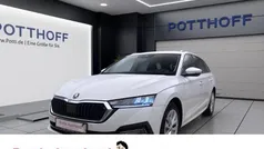 Weiss Gebraucht 2023 Skoda Octavia Style Kombi | 24.221 € (Guter Preis)