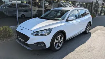 Gebraucht Ford Focus Active 125 PS (91 kW) 2022 Weiß Kombi