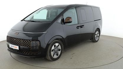Używany Hyundai Staria Signature 177 KM (130 kW) 2022 Czarny Minivan