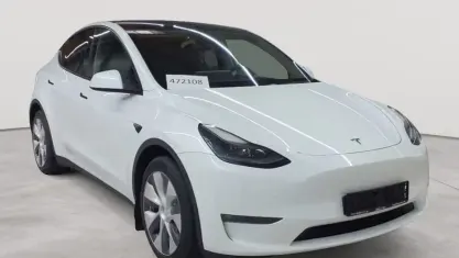 Gebraucht Tesla Model Y Long Range AWD 378 kW (514 PS) 2023 Pearl white multicoat SUV