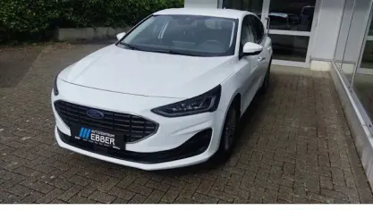Gebraucht Ford Focus Titanium 125 PS (91 kW) 2023 Weiss Limousine