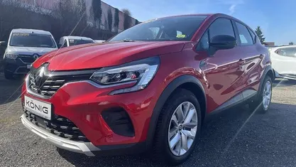 Rot Gebraucht 2024 Renault Captur Evolution SUV | 22.997 € (Guter Preis)