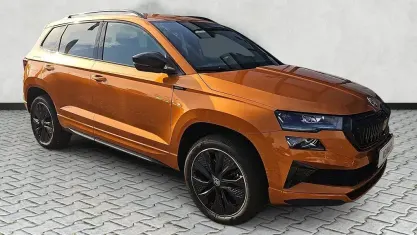 Neu Skoda Karoq SportLine 150 PS (110 kW) 2026 Smokey diamondsilber metallic SUV