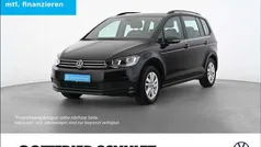 Deep black perleffekt Gebraucht 2024 VW Touran Comfortline Van / Kleinbus | 31.650 € (Fairer Preis)