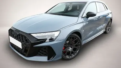 Neu Audi RS3 Comfort 400 PS (294 kW) 2026 Grau Limousine