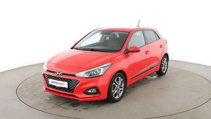 Gebraucht Hyundai i20 Style 120 PS (88 kW) 2019 Rot Limousine