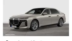 Grau Gebraucht 2024 BMW 740 M Sport Limousine | 91.800 € (Superpreis)