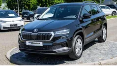 Schwarzmagic perleffekt Gebraucht 2024 Skoda Karoq Selection SUV | 31.895 € (Fairer Preis)