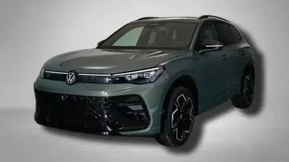 Neu VW Tiguan R-line 204 PS (150 kW) 2026 Cipressinogrün metallic SUV