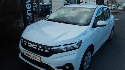 Gebraucht Dacia Sandero Expression 91 PS (66 kW) 2024 Arktisweiss Limousine