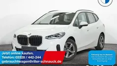 Weiß Gebraucht 2024 BMW 218 Active Tourer Performance Van / Kleinbus | 27.950 € (Superpreis)