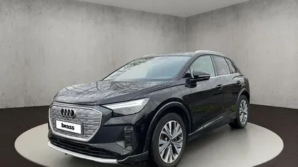 Gebraucht Audi Q4 e-tron Ambiente 150 kW (204 PS) 2023 Mythosschwarz metallic SUV