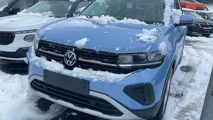 Clear blue metallic Neu 2025 VW T-Cross Life SUV | 28.445 € (Fairer Preis)