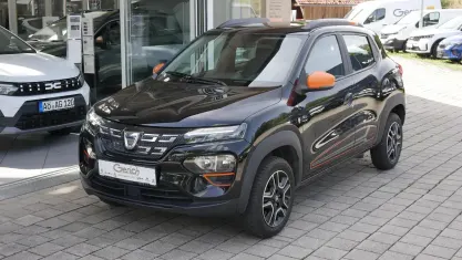 Gebraucht Dacia Spring Comfort Plus 33 kW (45 PS) 2022 Magmaschwarz Kleinwagen