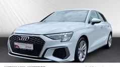Gletscherweiß metallic (metallic) Gebraucht 2021 Audi A3 Sportback S-Line Limousine | 32.947 € (Fairer Preis)