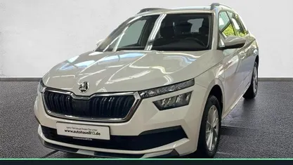 Gebraucht Skoda Kamiq Ambition 95 PS (69 kW) 2023 Candyweiß SUV