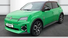 Pop green!, black pearlschwarz metallic (schwarz) Gebraucht 2024 Renault R5 Komfort Kleinwagen | 36.390 €