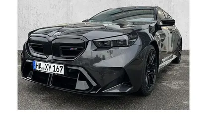 Gebraucht BMW M5 Performance 727 PS (534 kW) 2025 Fire red metallic Kombi