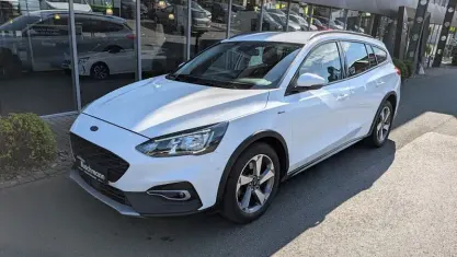 Gebraucht Ford Focus Active 125 PS (91 kW) 2022 Weiß Kombi